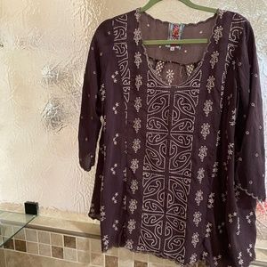 Beautiful Johnny Was embroidered blouse. Size medium. 70